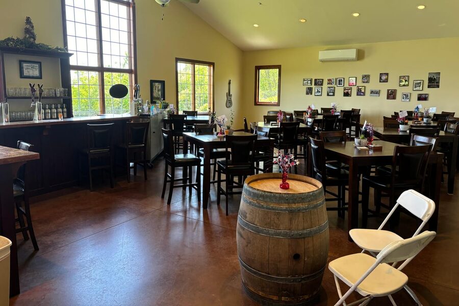 Seneca Lake Wine Tasting Tour with Lunch on GetYourGuide, small-group lunch tour out of Geneva