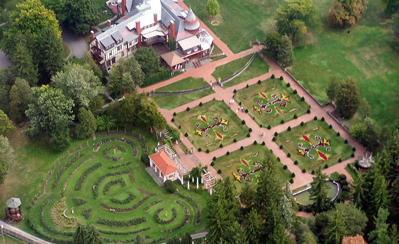 Sonnenberg Gardens Mansion and grounds