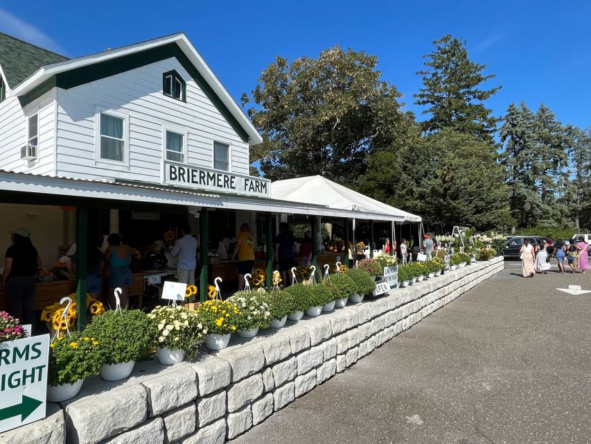 NYC: Long Island Sommelier-Guided Wine Tasting Tour - First winery: food, wine, and time to ask questions