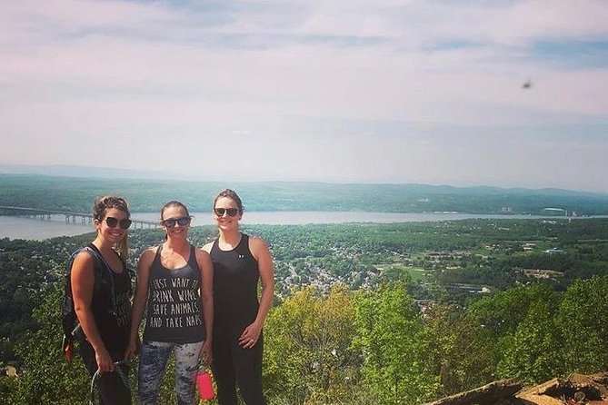Private Hike/Wineries/Walkway Over the Hudson/1 night Hotel - Benmarl, America’s oldest vineyard claim