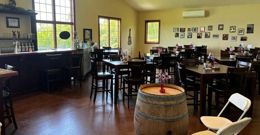 Seneca Lake: Wine Tasting Tour with Lunch - The final two wineries broaden the tasting
